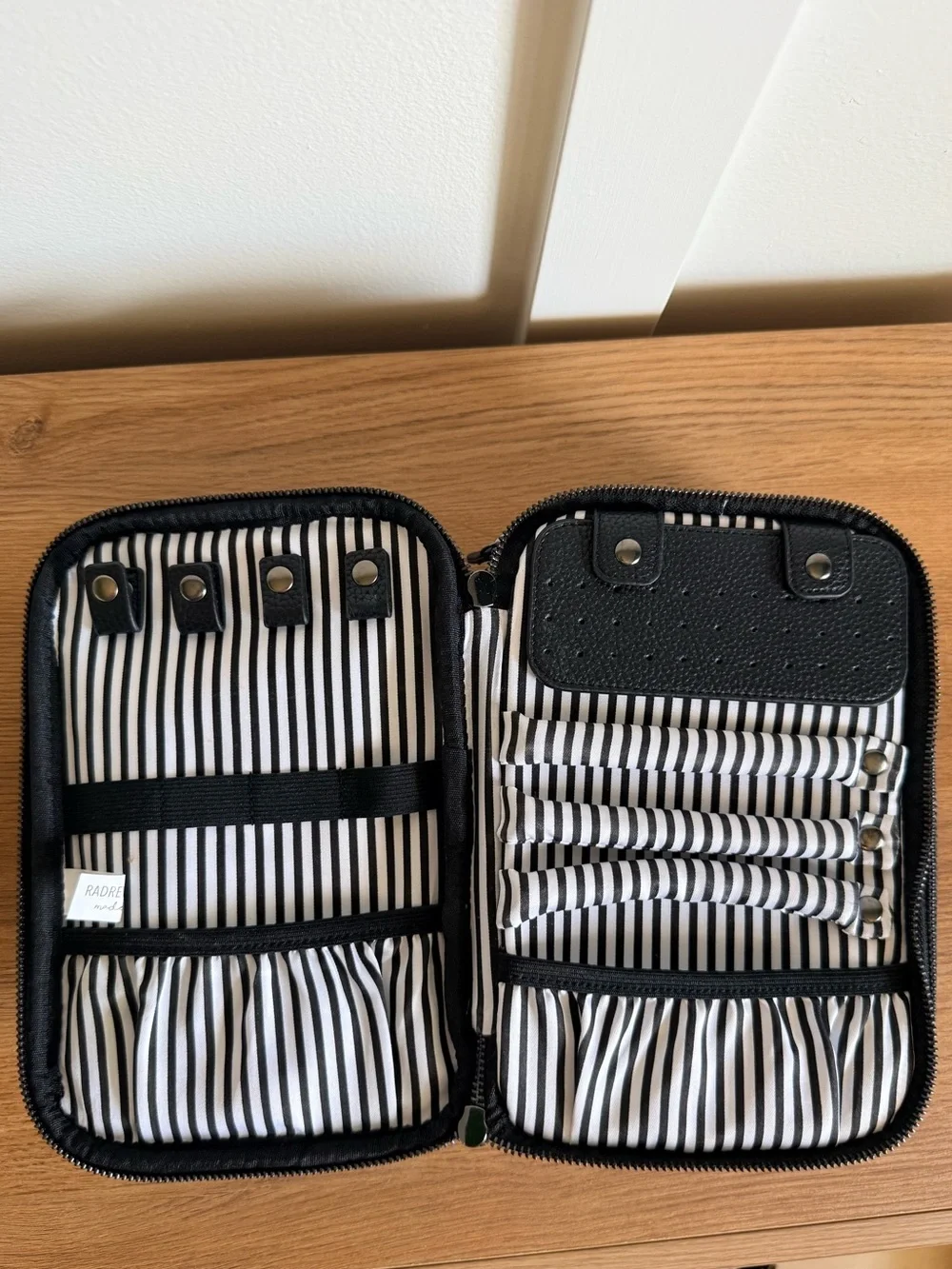 Rad Rev Jetsetter Pebble Black Cosmetics Makeup Travel Case